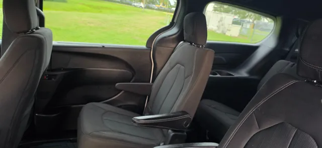 2018 Chrysler Pacifica Touring Plus - Photo 12