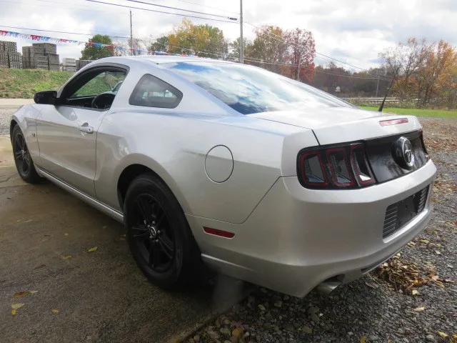 2014 Ford Mustang V6 photo 4