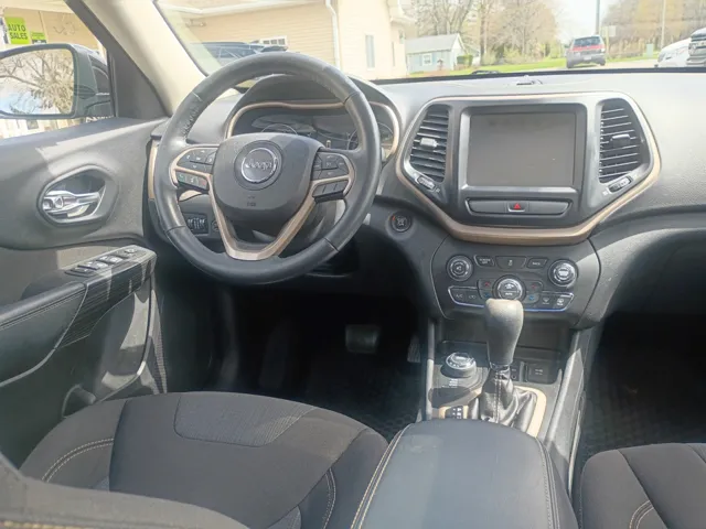 2016 Jeep Cherokee Latitude - Photo 13