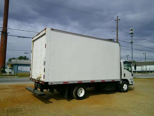 2017 Isuzu NPR HD - Photo 23