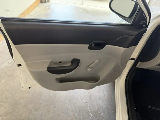 2008 Hyundai Accent GLS - Photo 14