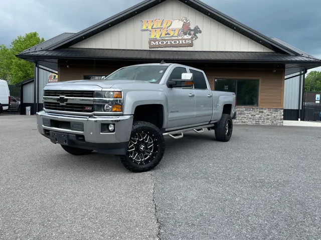 2015 Chevrolet Silverado HD LTZ 4WD Crew Cab Standard Box's photo