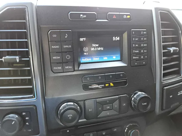 2017 Ford F-150 XLT photo 17