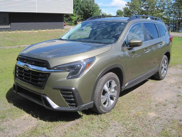2024 Subaru Ascent Premium's photo