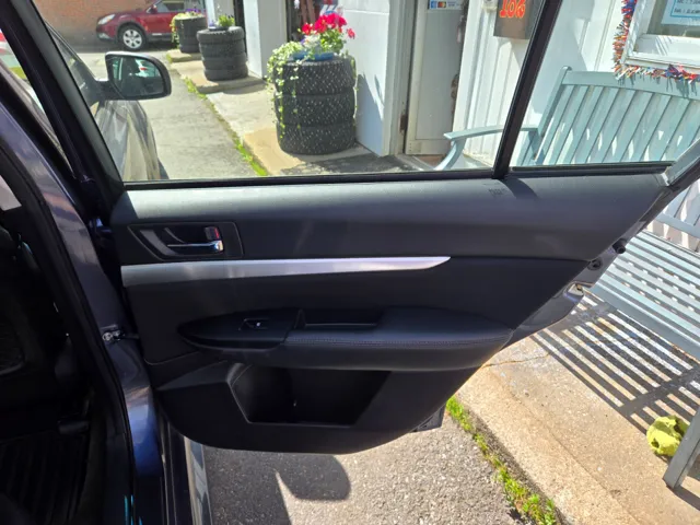 2013 Subaru Legacy 2.5i - Photo 28