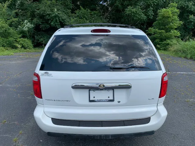 2006 Chrysler Town & Country LX photo 8