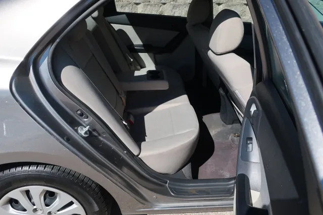 2010 Kia Forte EX - Photo 10