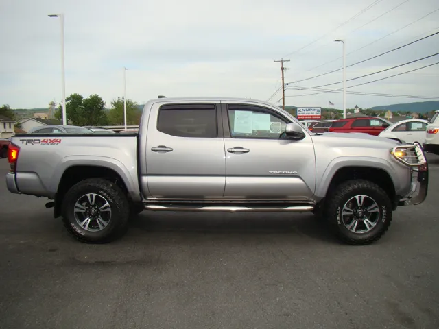 2017 Toyota Tacoma TRD Sport Double Cab 4x4 V6 Auto SB's photo
