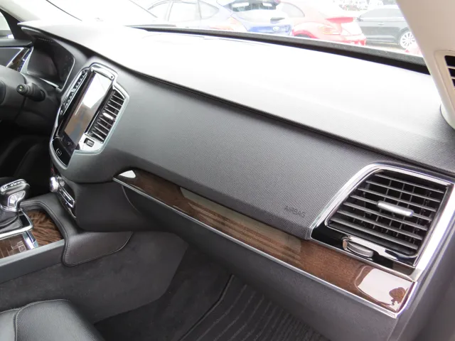 2016 Volvo XC90 Momentum - Photo 16