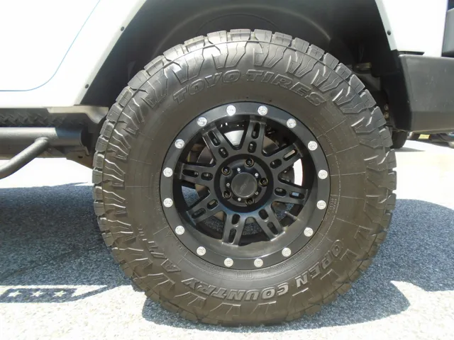 2015 Jeep Wrangler Unlimited Sahara - Photo 35