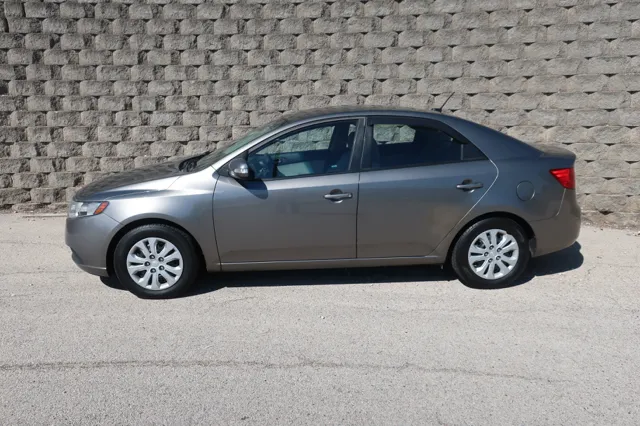 2010 Kia Forte EX - Photo 3
