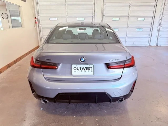 2023 BMW 3 Series 330i - Photo 9