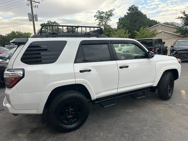 2021 Toyota 4Runner Venture - Photo 8