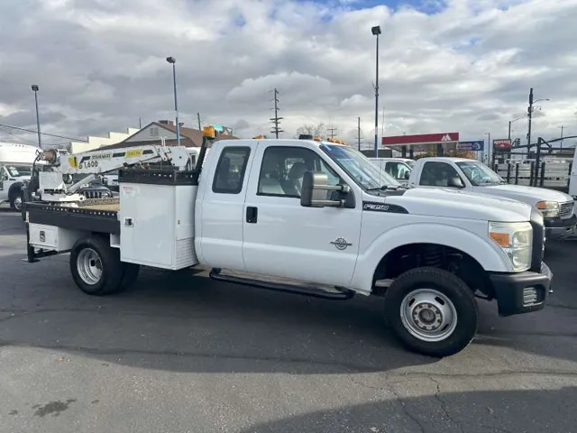 2011 Ford F-350 Super Duty Chassis Cab's photo