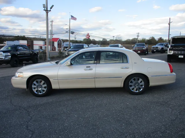 2003 Lincoln Town Car Cartier