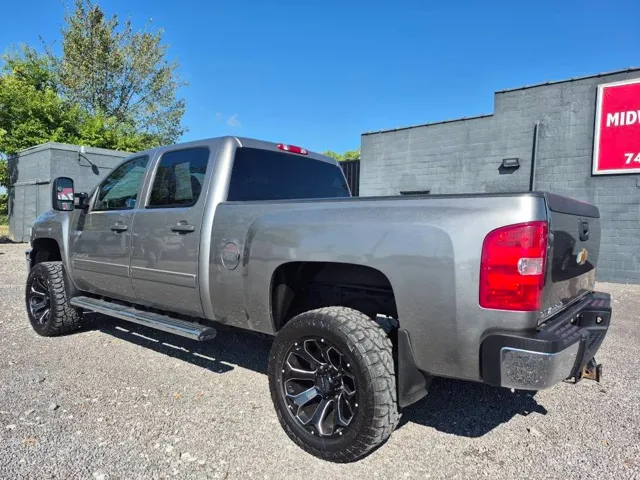 2012 Chevrolet Silverado 2500HD photo 2