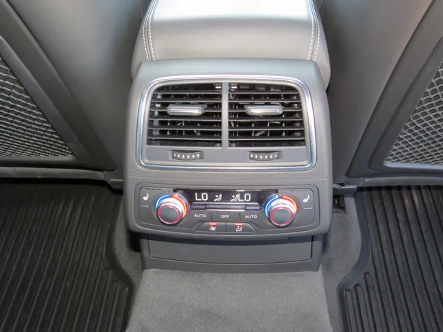 2014 Audi S6 photo 24