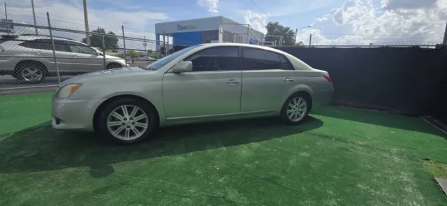 2008 Toyota Avalon Limited's photo