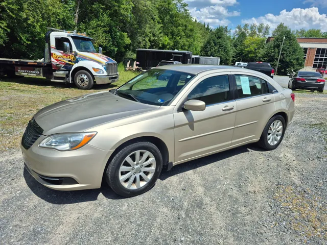 2013 Chrysler 200's photo