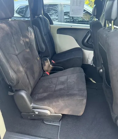 2013 Dodge Grand Caravan SXT photo 5