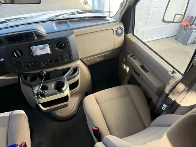 2012 Ford Econoline - Photo 22