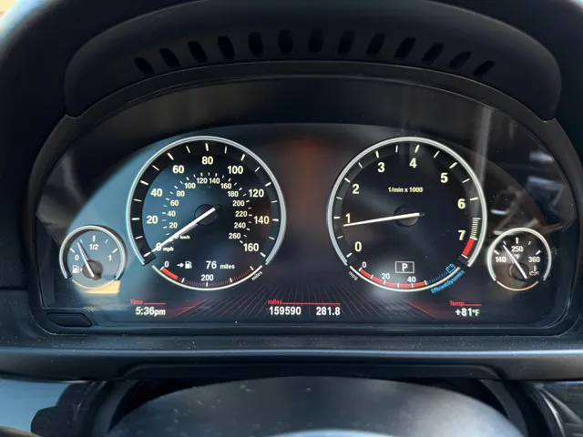 2012 BMW 5 Series 550i - Photo 22