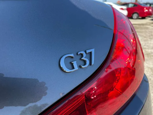 2011 INFINITI G Coupe 37 Journey - Photo 11