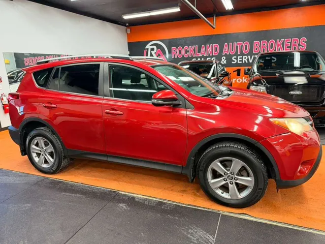 2015 Toyota RAV4 XLE's photo