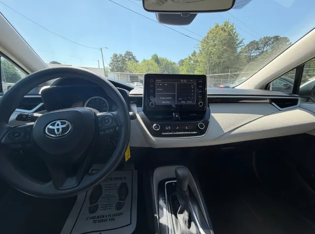2020 Toyota Corolla LE - Photo 10