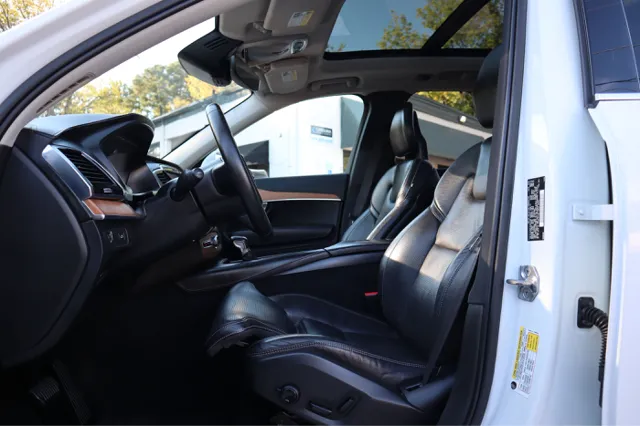 2016 Volvo XC90 T6 Inscription photo 8