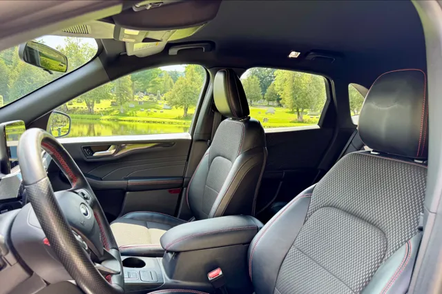 2023 Ford Escape ST-Line - Photo 13