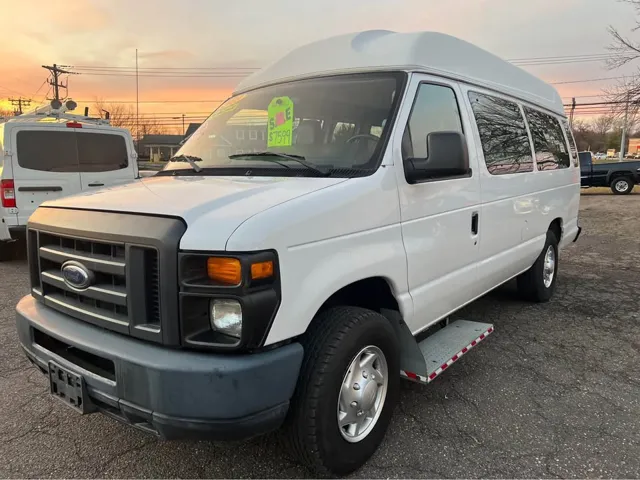 2013 Ford E-Series Econoline Van Commercial's photo