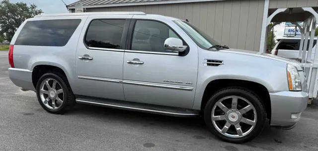 2013 Cadillac Escalade ESV AWD Luxury's photo
